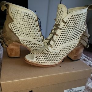 Freebird by Steven Benni Heel Shoe!